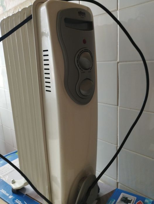 Продається праска TEFALmod.FV1220 б/у Дуже хорошої якості, ціна 1000гр