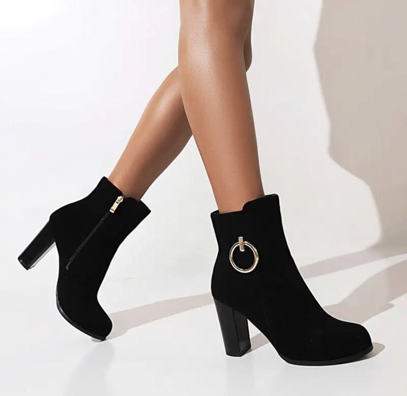 Замшеві жіночі чорні черевики на підборах (ботинки на каблуке)
