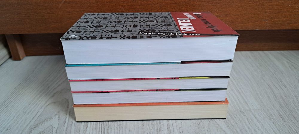 Elfriede Jelinek Pianistka Dzieci umarłych Wykluczeni Jesteśmy przynęt