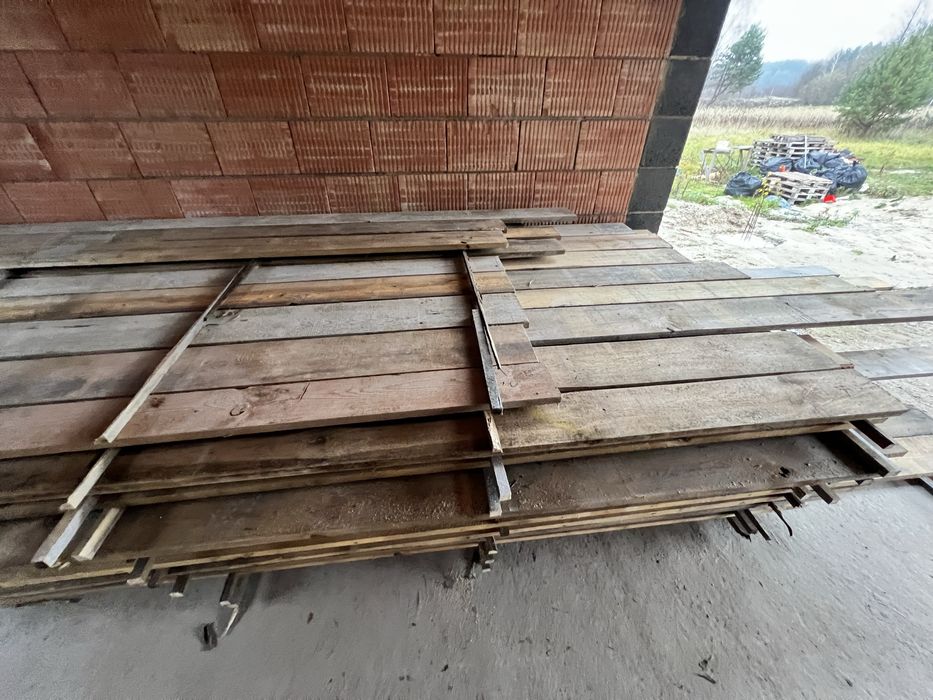 Deski szalunkowe po jednej budowie