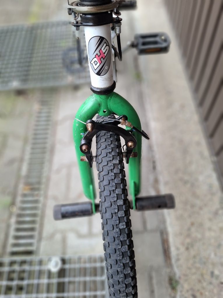 Bmx DHS Jumper z pegami