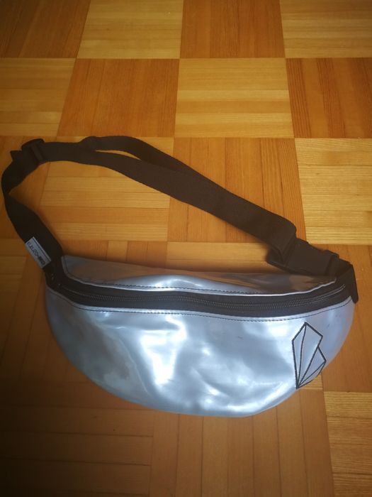 Nerka, saszetka na biodra srebrna