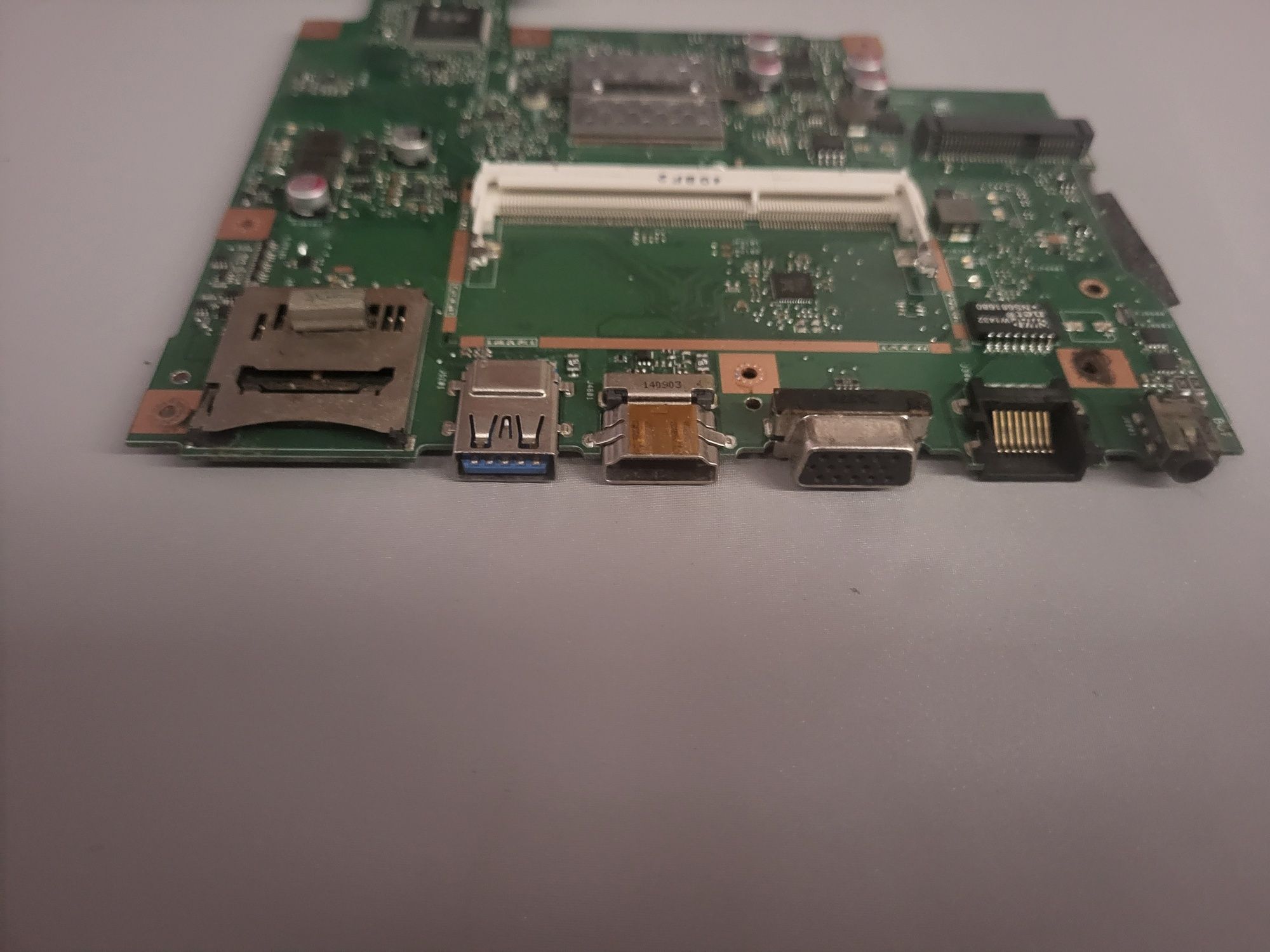 Sprzedam Płytę główna z procesorem do laptopa Asus F553M.