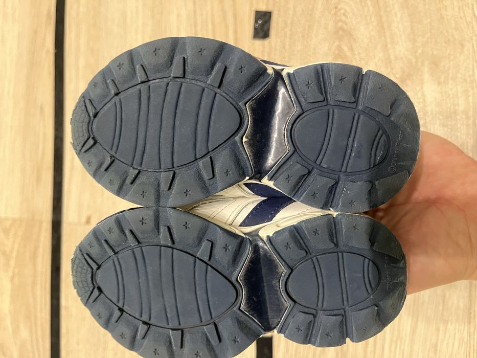 Дитячі кросівки, взуття для хлопчика 22 розмір з підошвою, яка світить