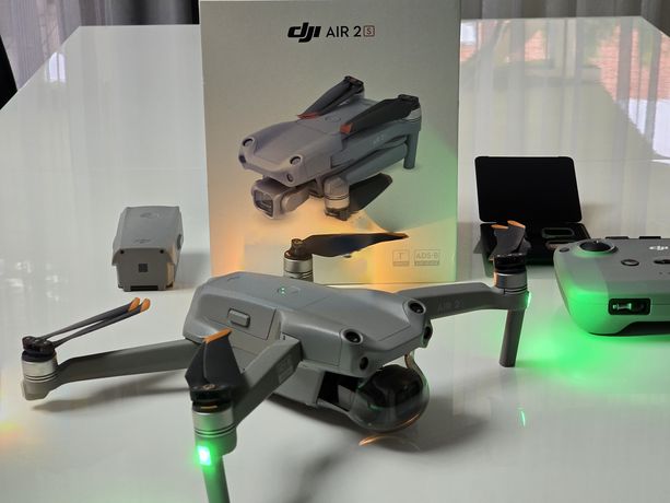 Dron Dji Air 2S + dodatki