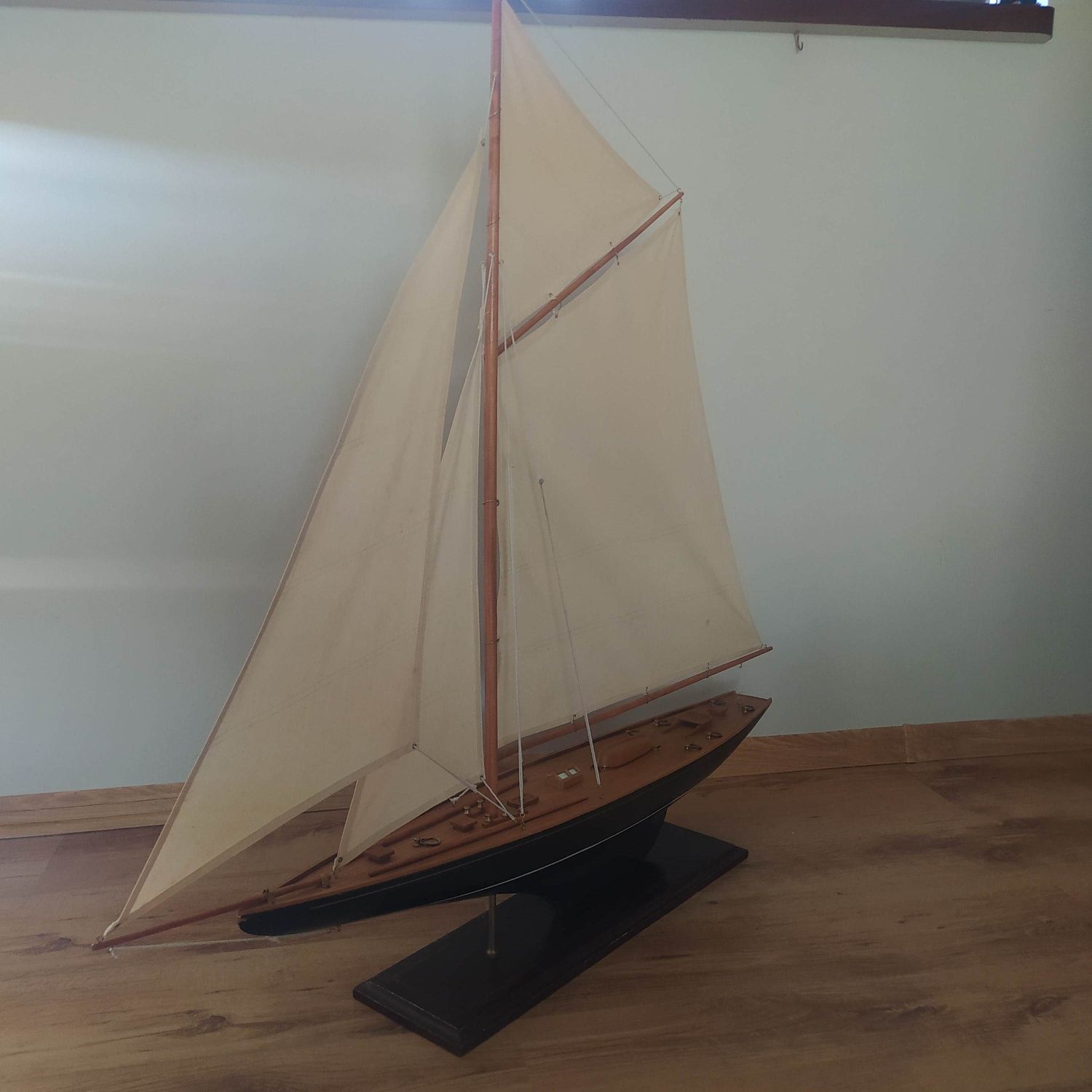 Wielki drewniany model jachtu . 107 cm wysokość