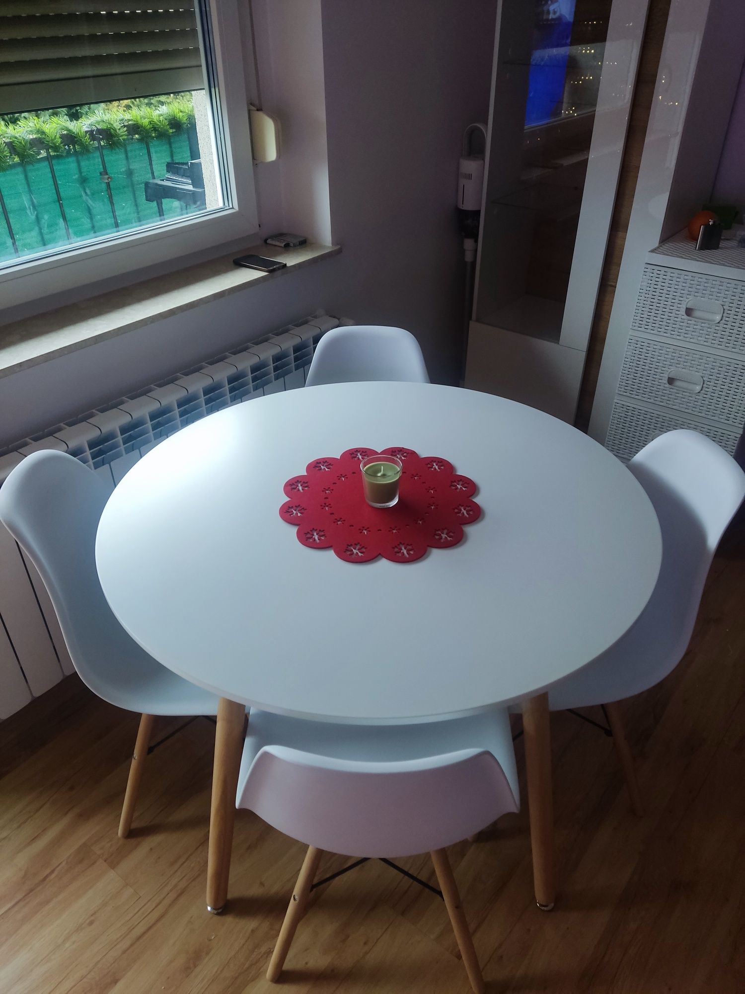 Biały stół okrągły 100cm + 4 krzesła , nowe