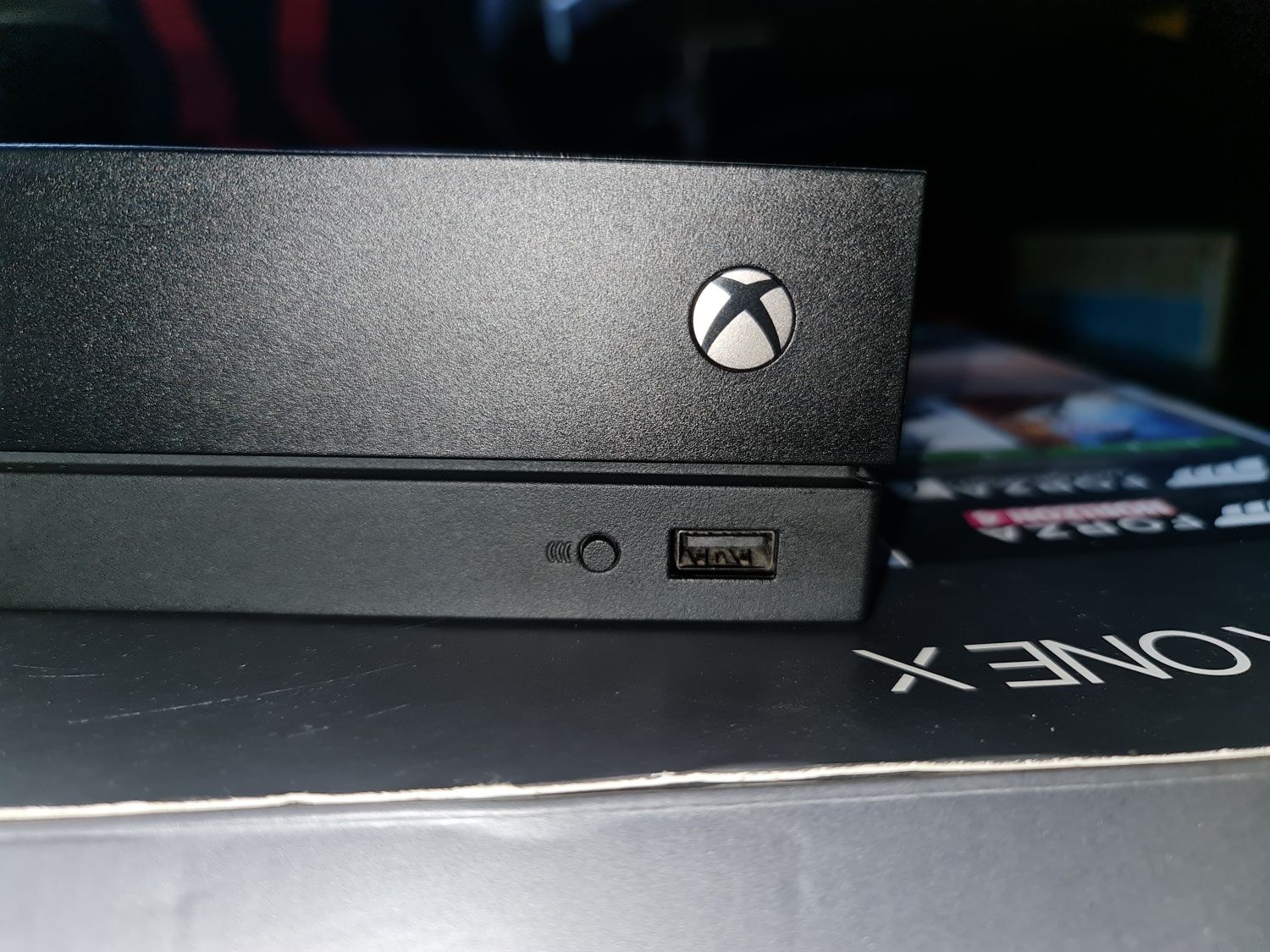 Xbox one x pad + akumulator do pada + gry