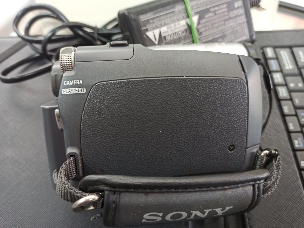 Видеокамера Sony DCR-HC27E