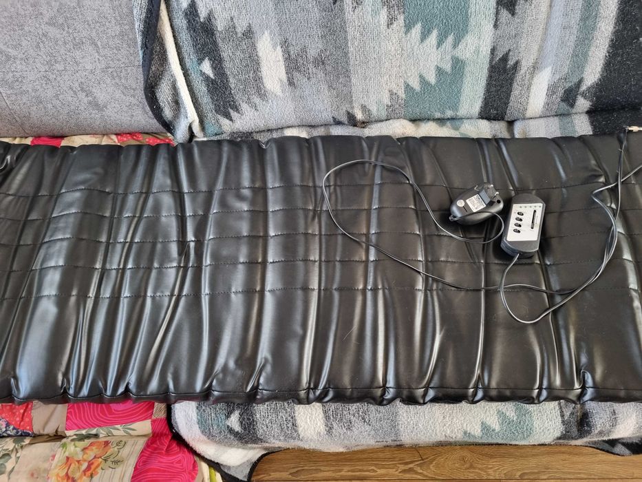 Materac masujący elektryczny