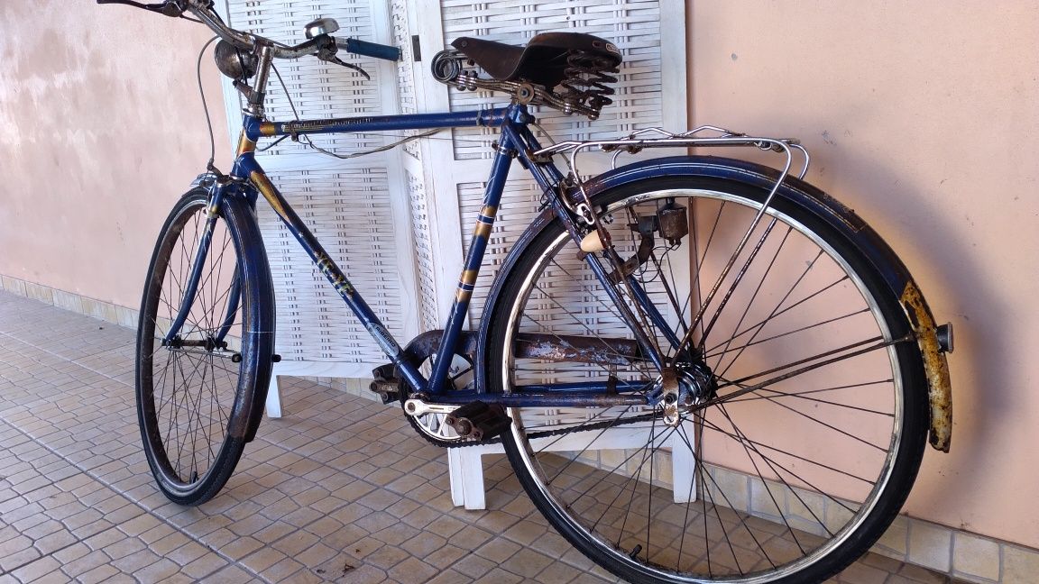 Tenho para vender 1 bicicBicicleta Ye-Ye de 1985 em bom estado