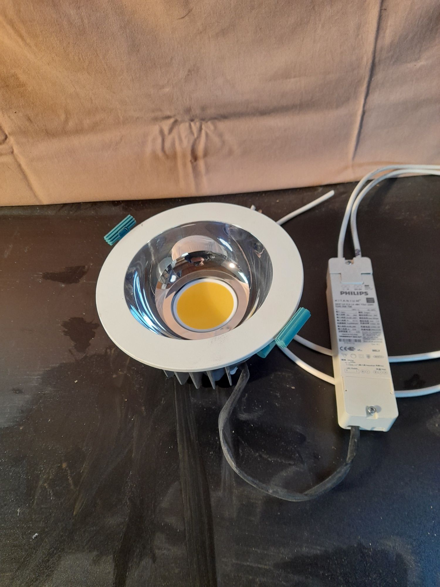 Sprzedam lampy Led philips  z demontażu