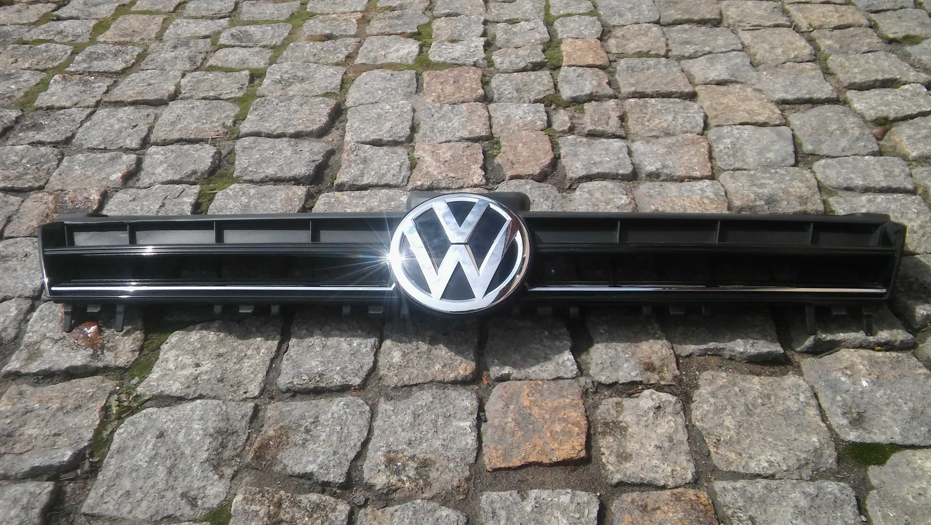 VW Golf 7,VII,5G0,od 13-16 r,atrapa przód z VW,grill,gril,oryginał