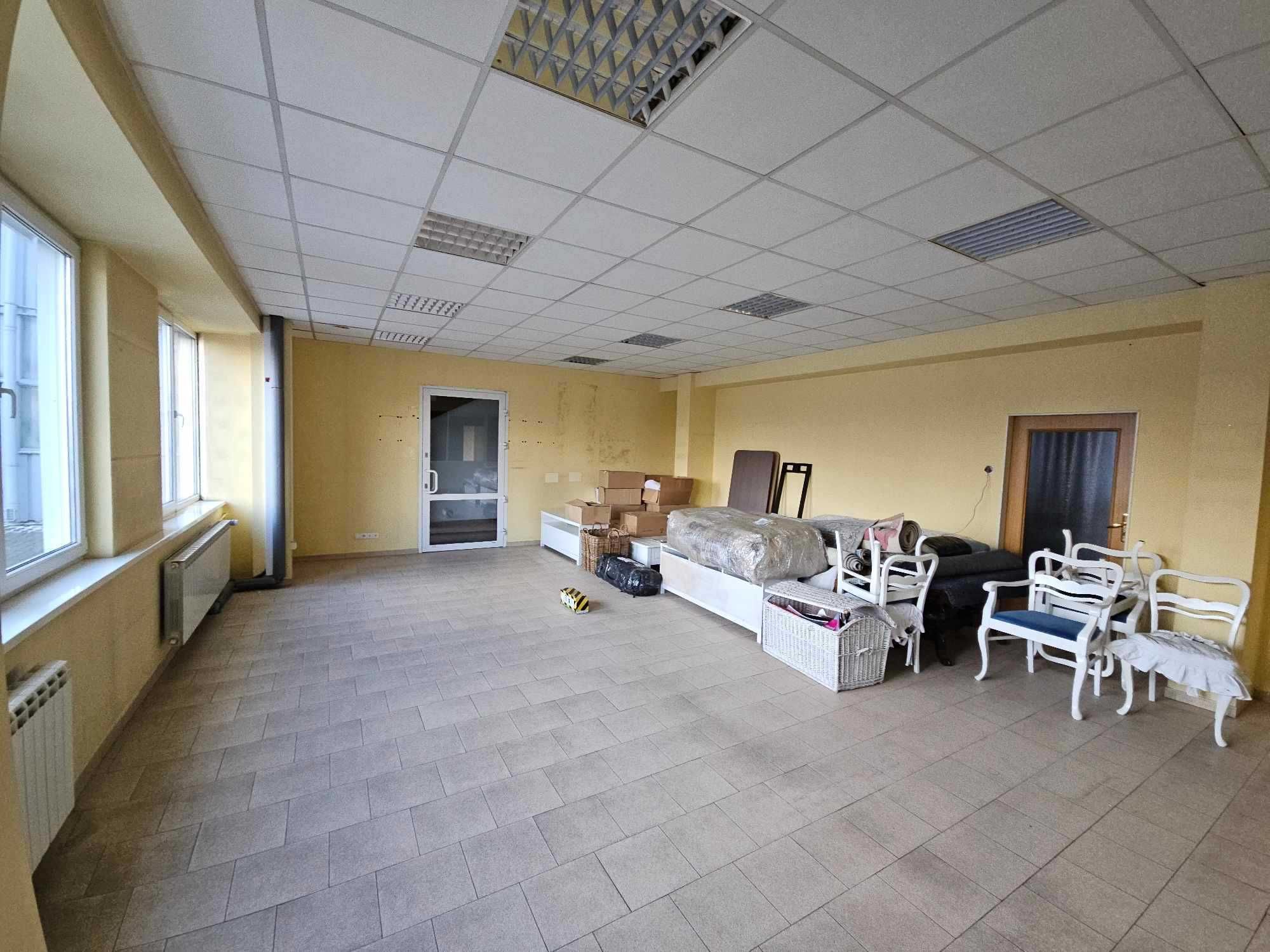 Powierzchnia użytkowa na parterze biurowca, 4 pom, parking