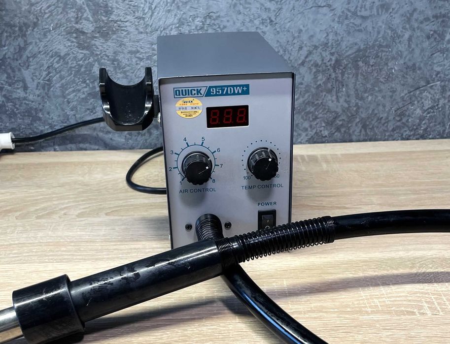 Термоповітряна паяльна станція Quick 957DW+