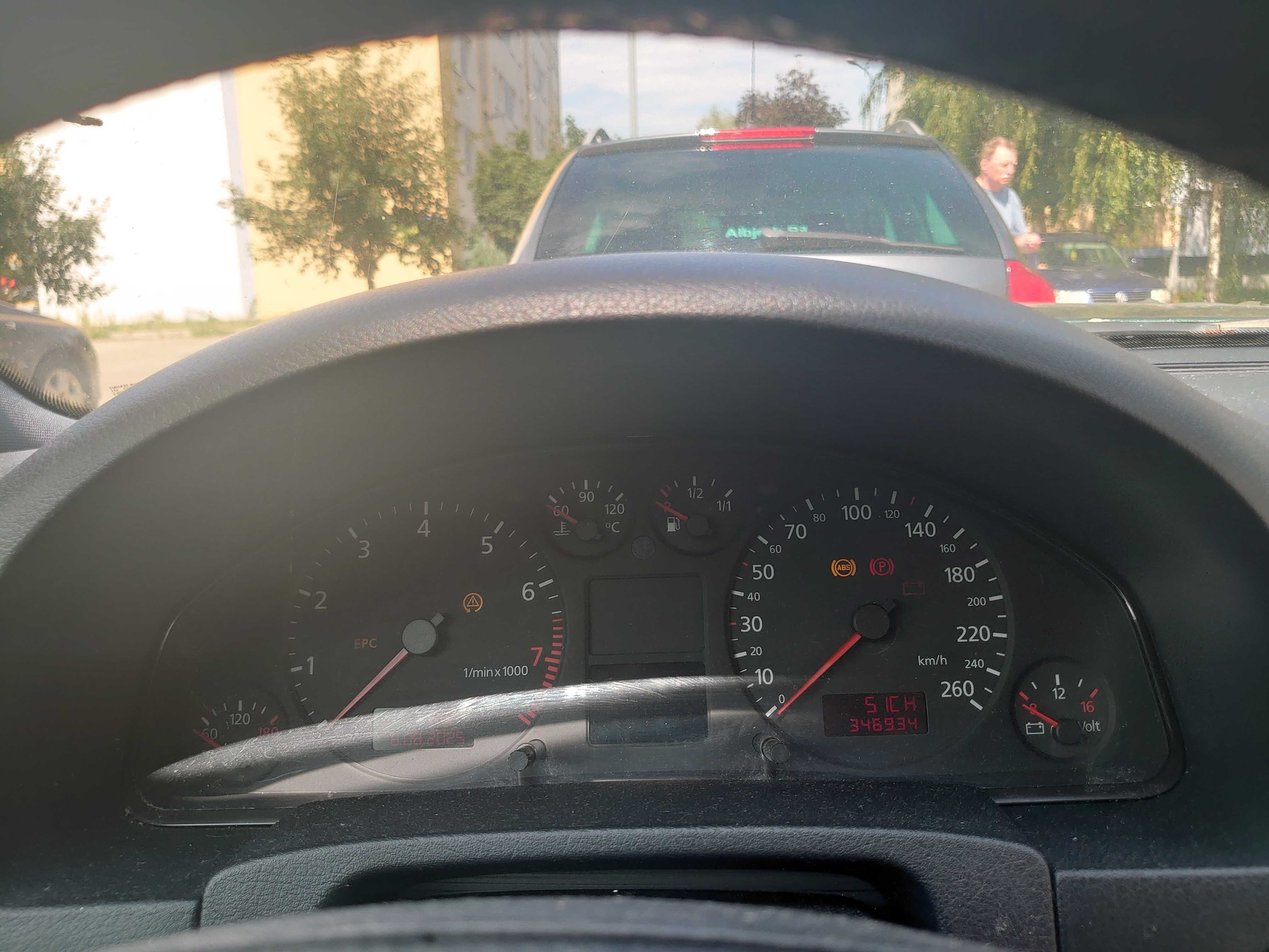 Audi A6 2,4 V6 165 KM b+g 2000 r. uszkodzony przód