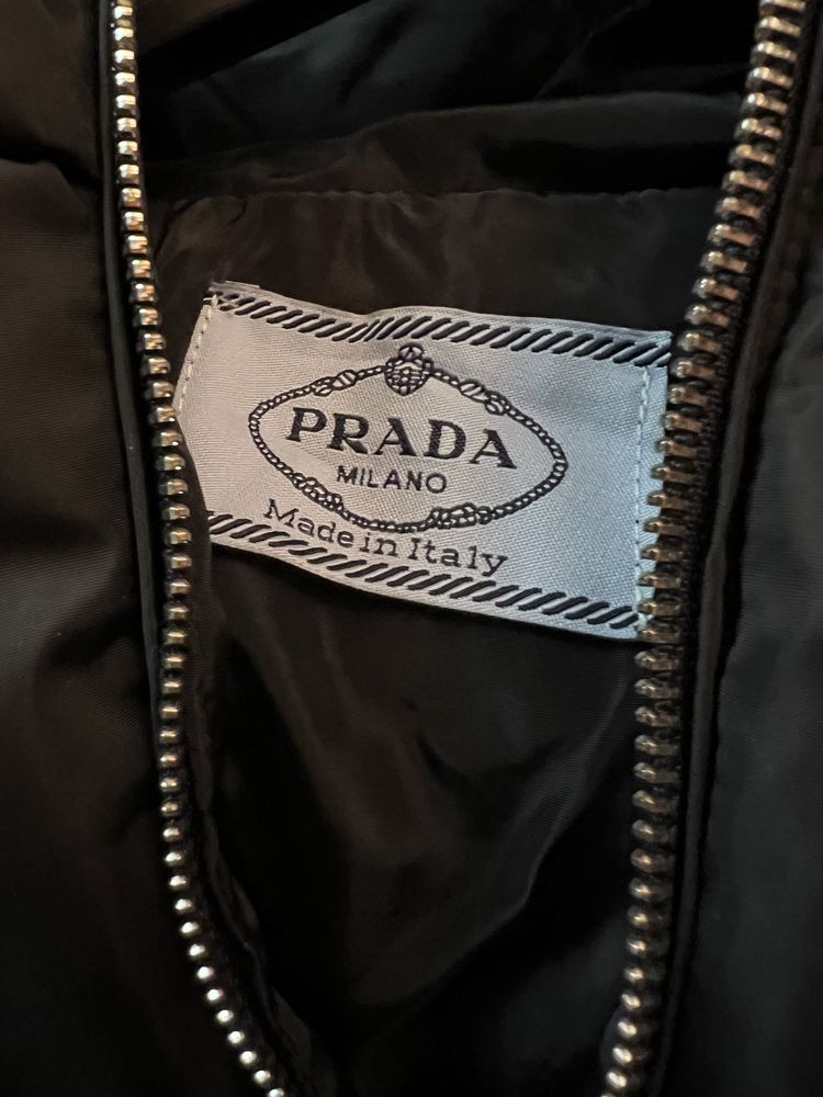 Куртка - пуховик Prada з капюшоном