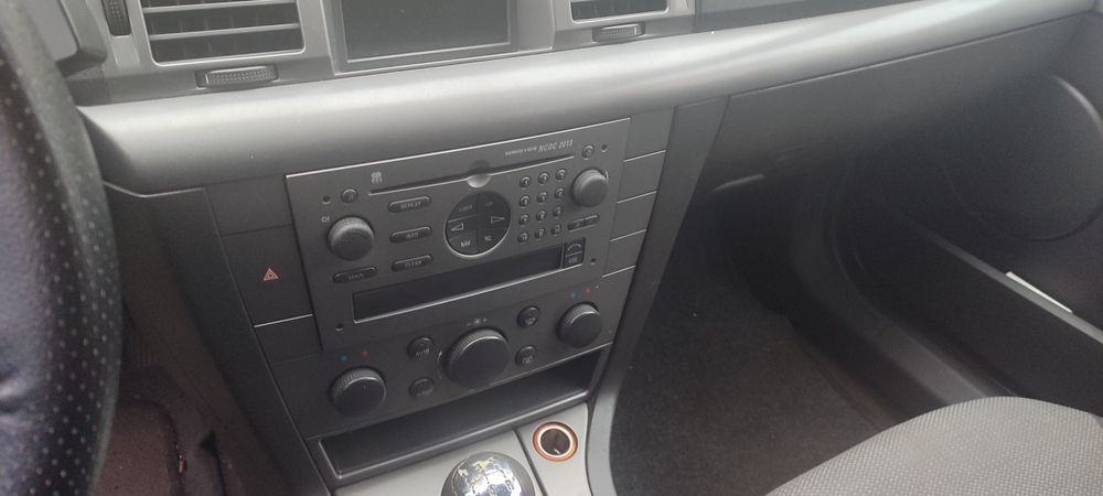 Продам VECTRA 2003 року