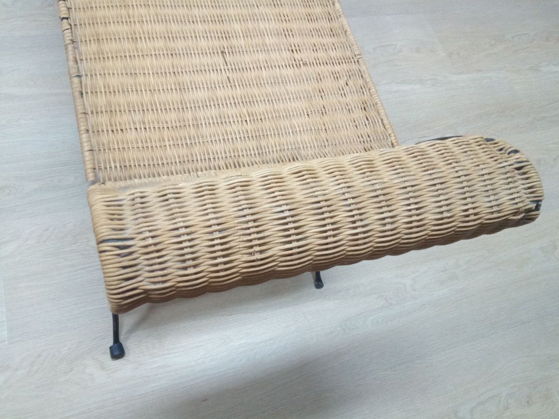 Banqueta em palhinha e ferro
