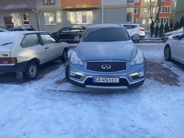 Продам финика qx50. В очень хороший состояние 2017 год.