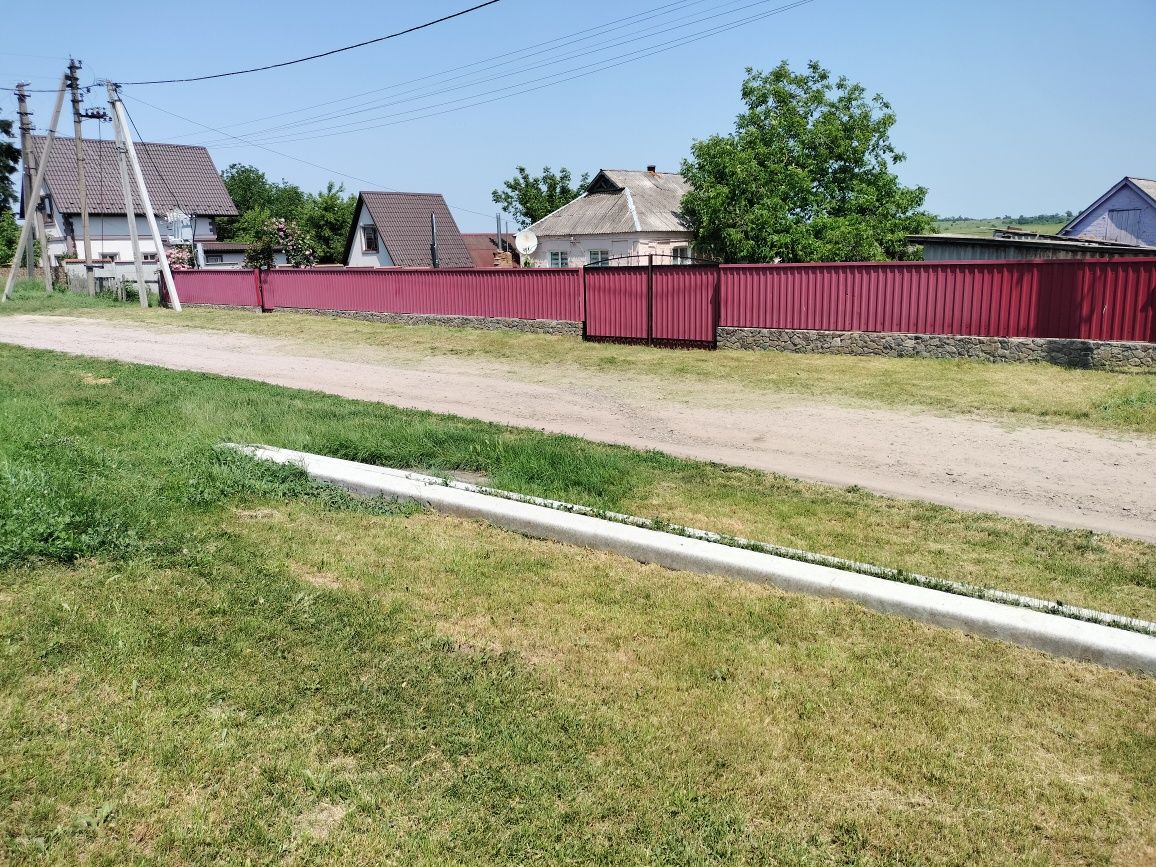 Продам будинок з меблями та всіма зручностями з виходом до водойми