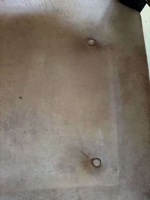 Cadeirão em camurça (2uni)