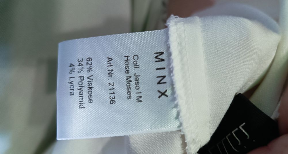 Брюки жіночі білі джинси