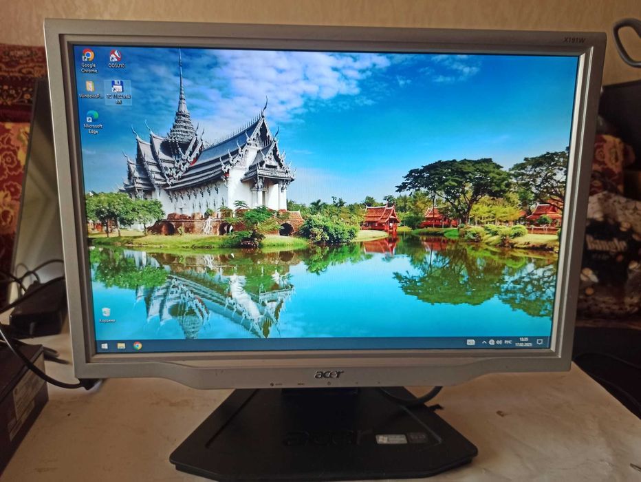 Широкоформатний РК-монітор Acer X191W 19"