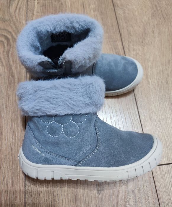 Гарні зимові черевички 26/27 Geox