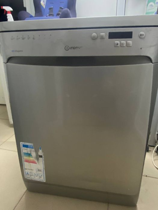 Посудомойна машина