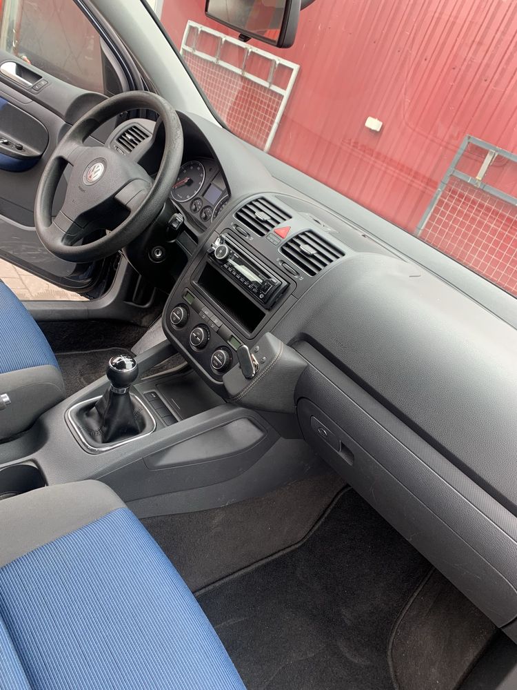 Volkswagen Golf V 1.6 MPI