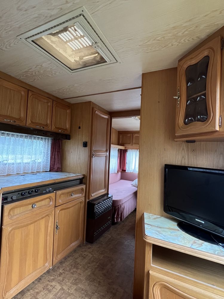 Przyczepa kempingowa stacjonarna TRANSPORT SZCZELNA Weippert