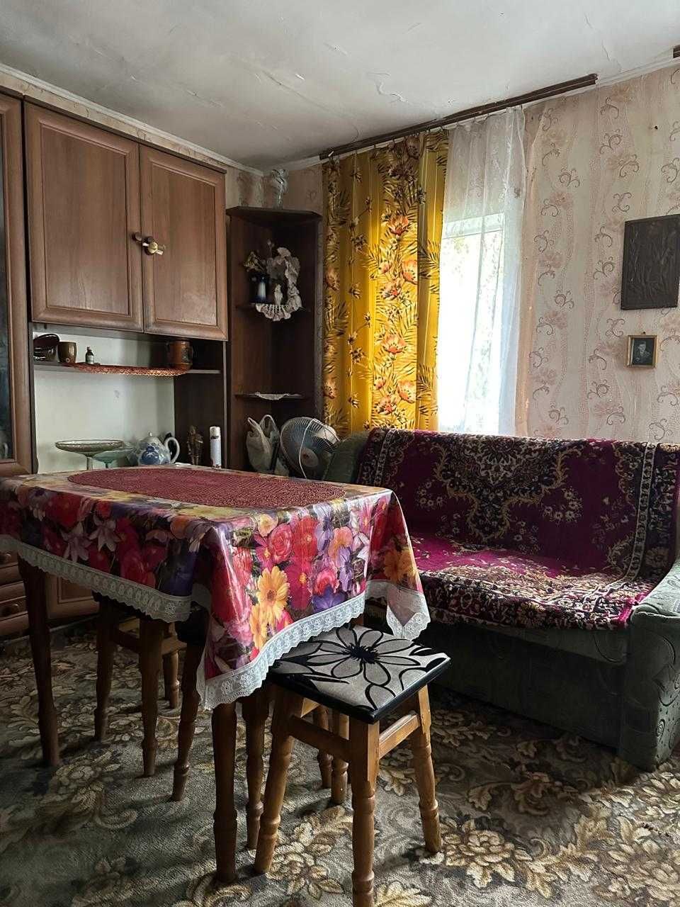 Продам будинок у місті Остер з ділянкою