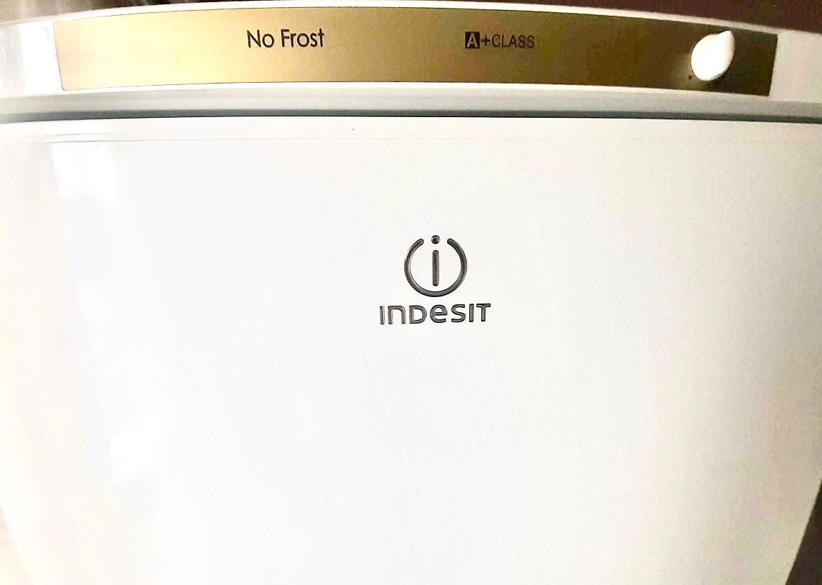 Морозильна камера INDESIT NUS 16.1ANFH  No Frost. Харків.