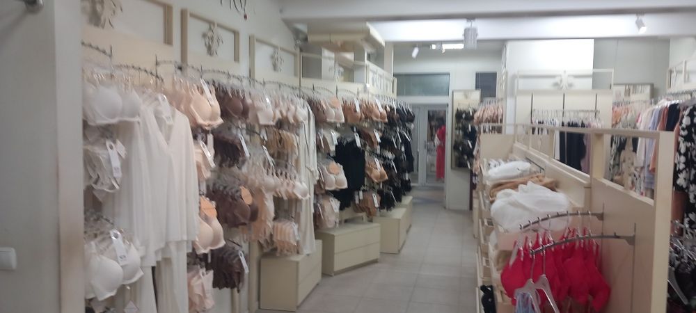 Sprzedam meble sklepowe Esotiq bielizna