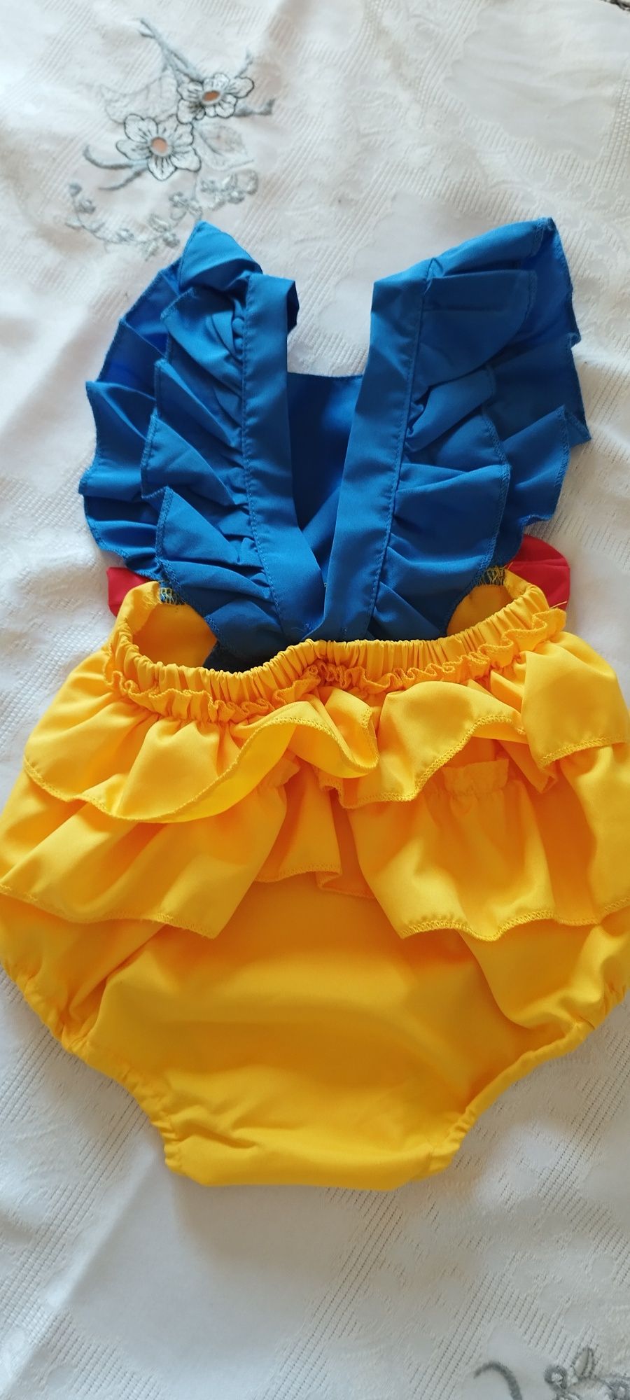 Fantasia branca de neve bebé 3 a 6 meses nova