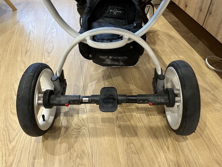 Wózek Bebetto Luca 2w1 – gondola + spacerówka, komplet akcesoriów