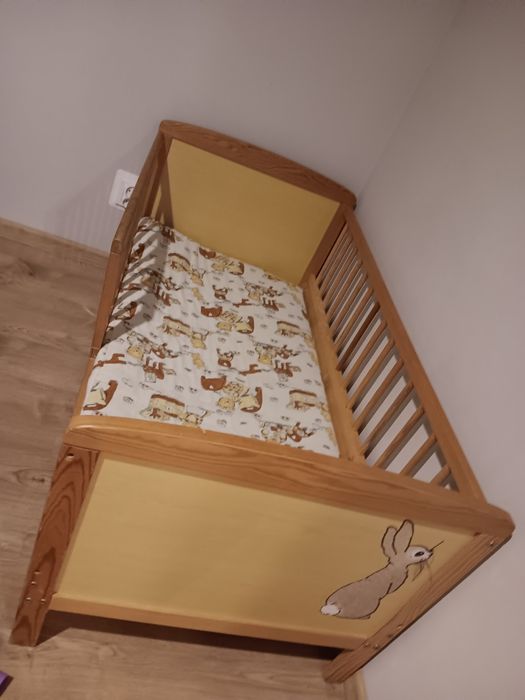 Łóżeczko dziecięce z materacem