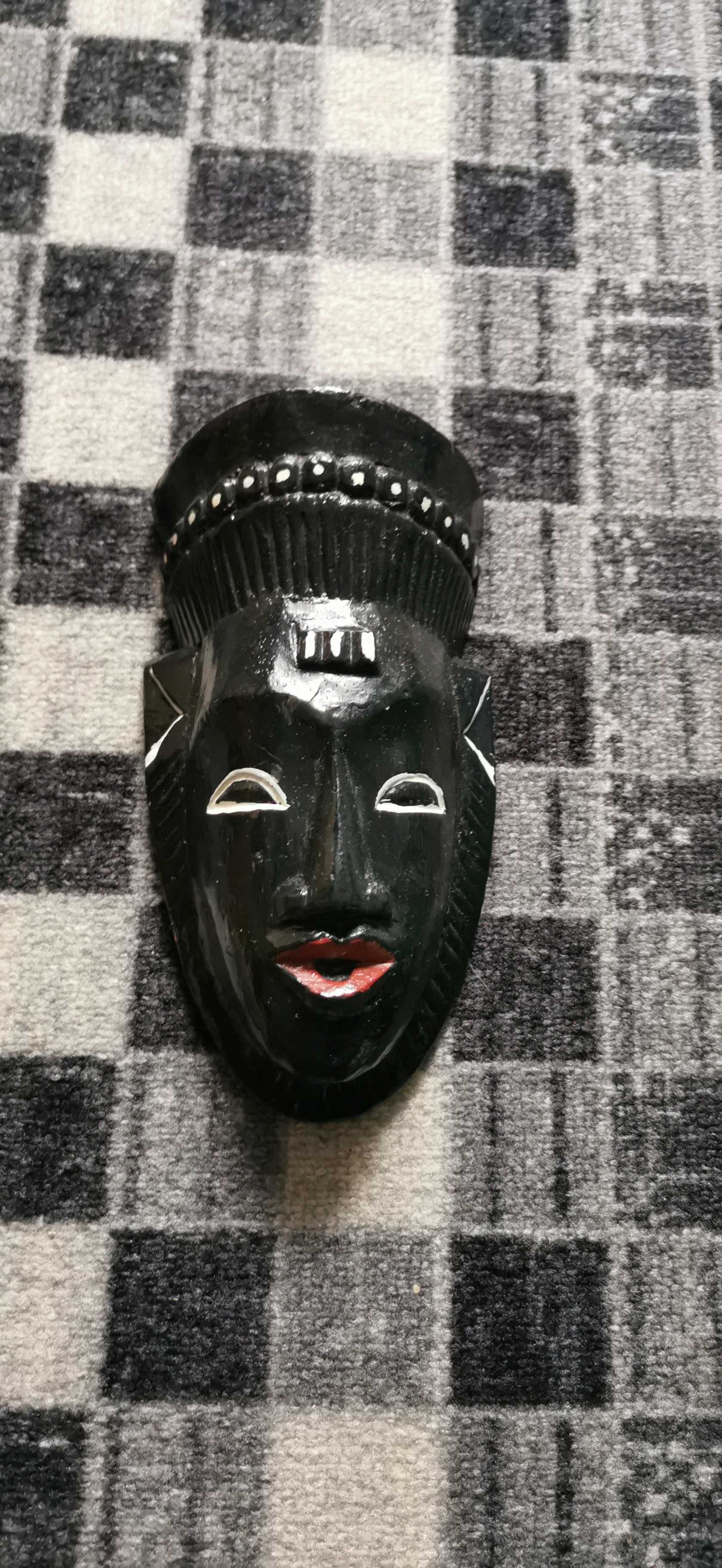 Maska drewniana czarna