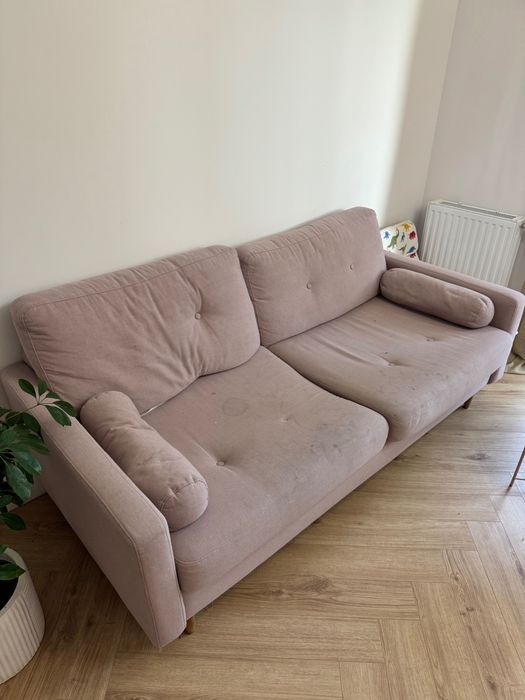 Sofa pudrowy róż. Uszkodzony zamek w poduszce