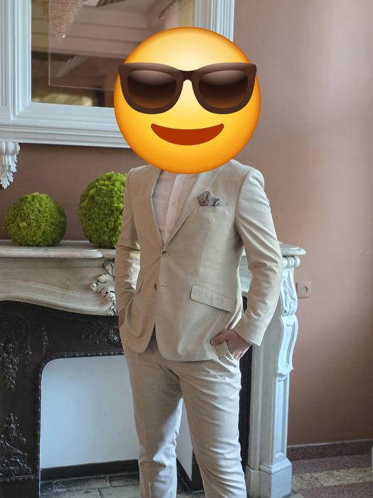 Garnitur vestus beżowy modny na lato