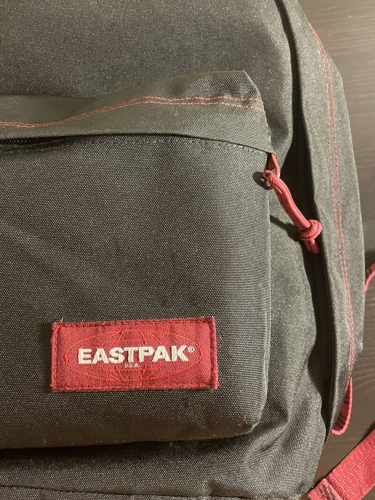 Mochila Eastpack preta