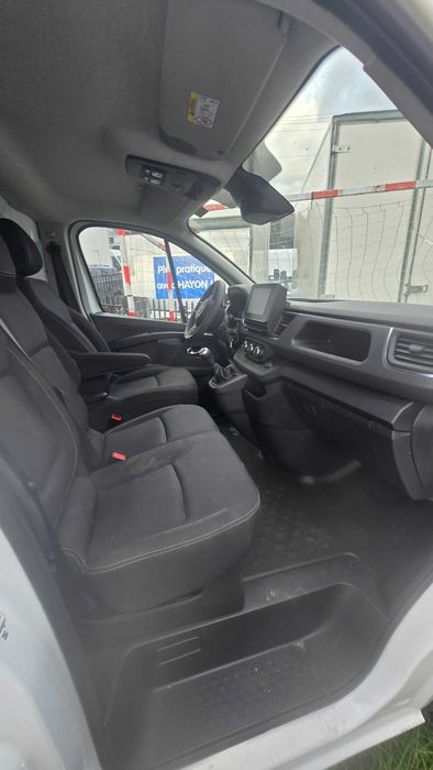 Renault trafic 2.0 silnik 452 kilomety 2025 rok