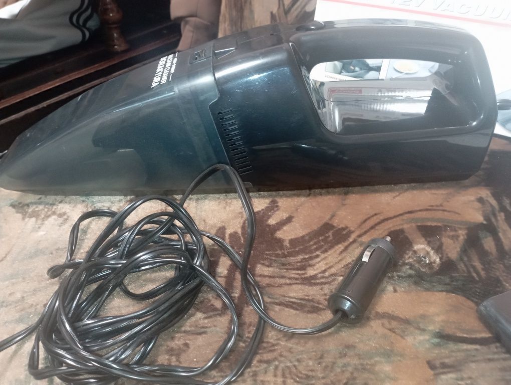Пилосос автомобільний. Живлення з прикурювача 12V