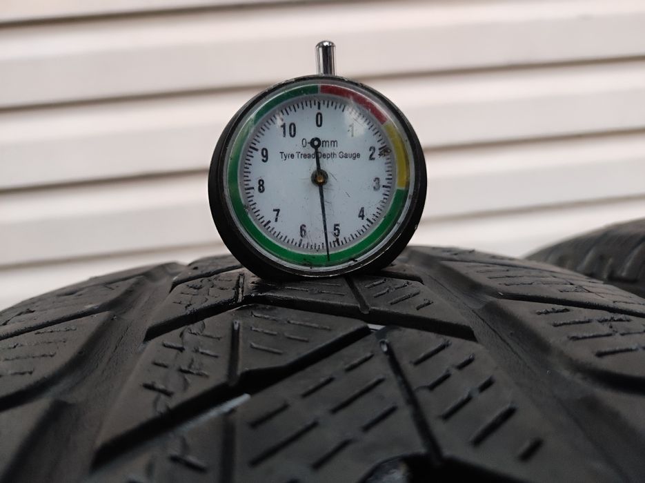 225.60.17 komplet opon zimowych Pirelli