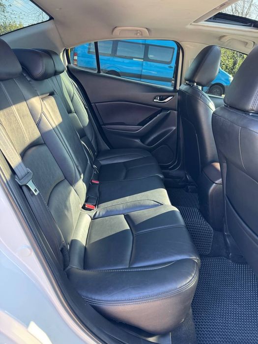 Продам Mazda 3 2017