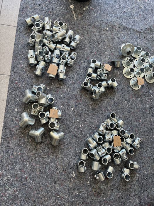 Złączki do regałów i nie tylko