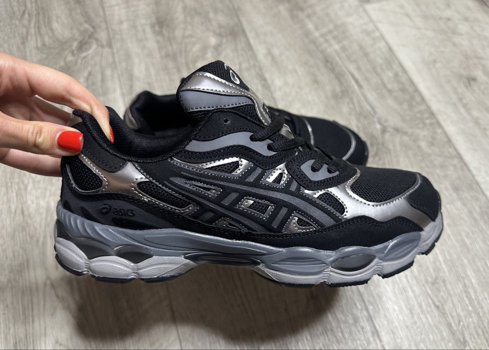 Кросівки asics gel 27 см.