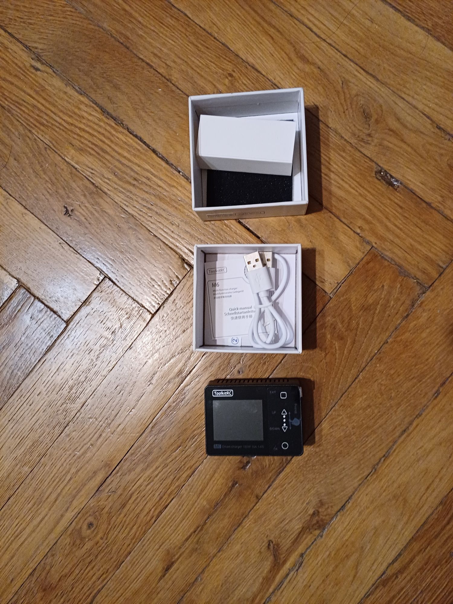 Зарядний пристрій ToolkitRC M6 V2 150W 10A
