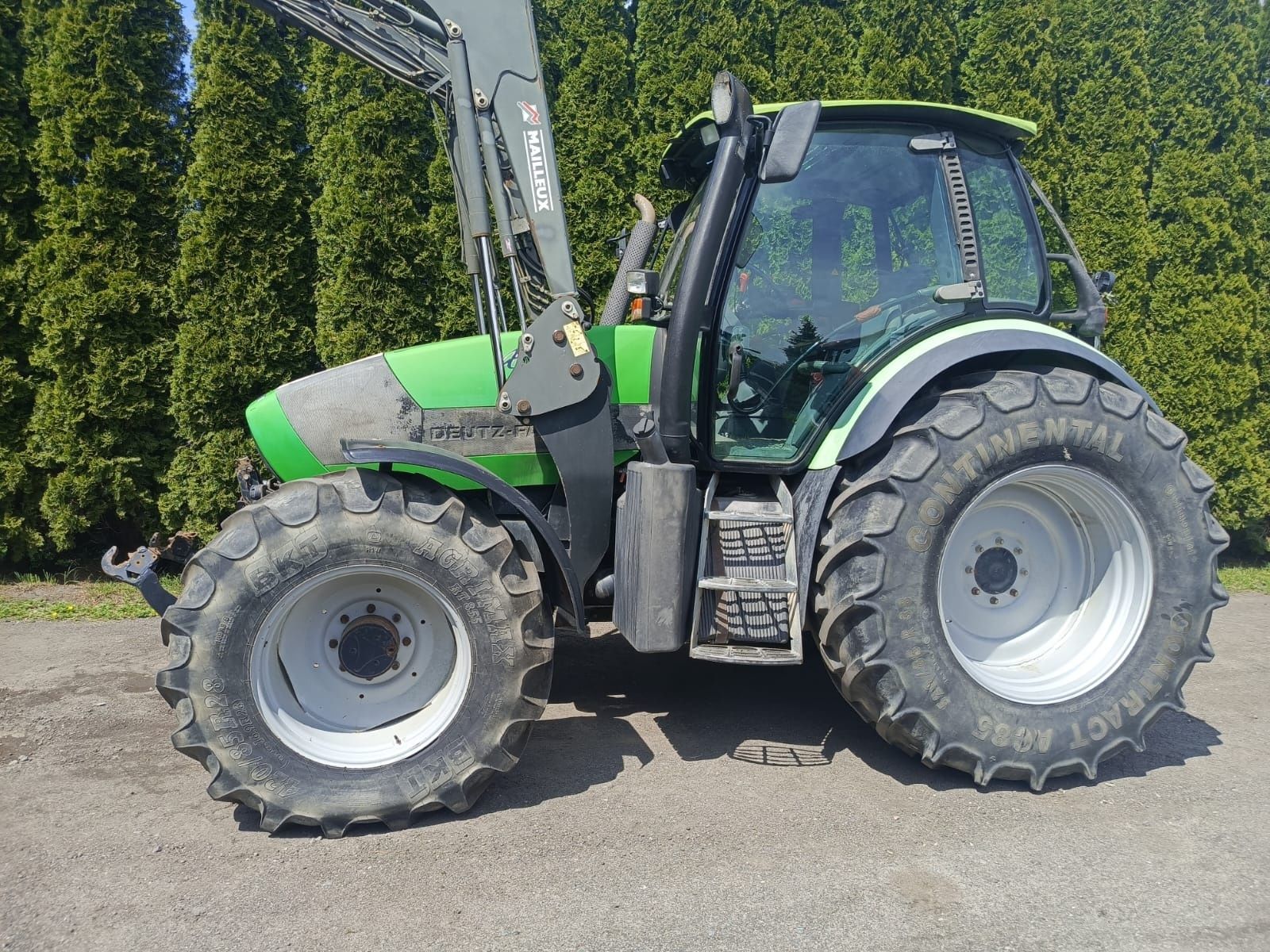 Deutz-Fahr Agrotron 130 z Tuzem Ładowacz Maillux Mx100 / przebieg7200h